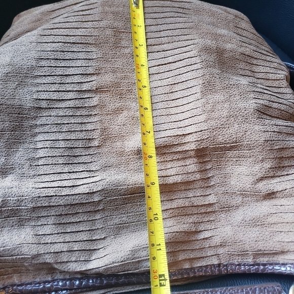 Dana Buchman Signature Hobo Suede Style Purse - Picture 16 of 16